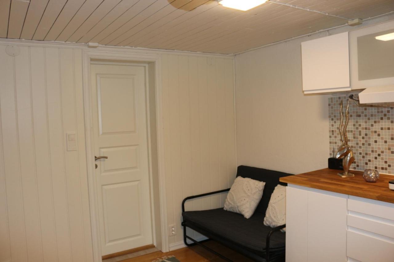 Nice Apartment With1 Bedroom Separate Living Room With A Sofa Bed And A Tiny Kitchen A Bathroom Located In Nordstrand Near By The Sea For 3 Guests With A Garden And Grill 5 Extra Guests With Extra Cost In The Cabin With Sea View Just Outside The Apar オスロ エクステリア 写真