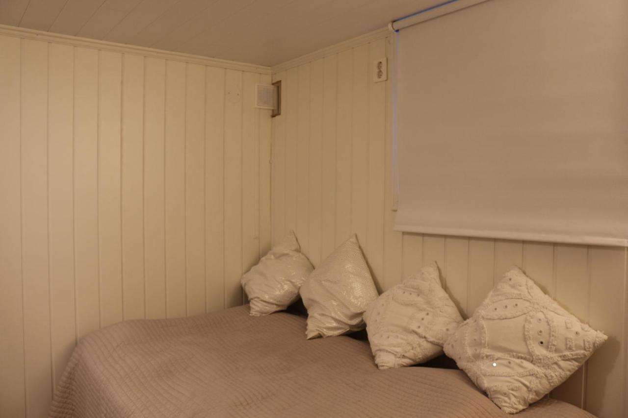 Nice Apartment With1 Bedroom Separate Living Room With A Sofa Bed And A Tiny Kitchen A Bathroom Located In Nordstrand Near By The Sea For 3 Guests With A Garden And Grill 5 Extra Guests With Extra Cost In The Cabin With Sea View Just Outside The Apar オスロ エクステリア 写真