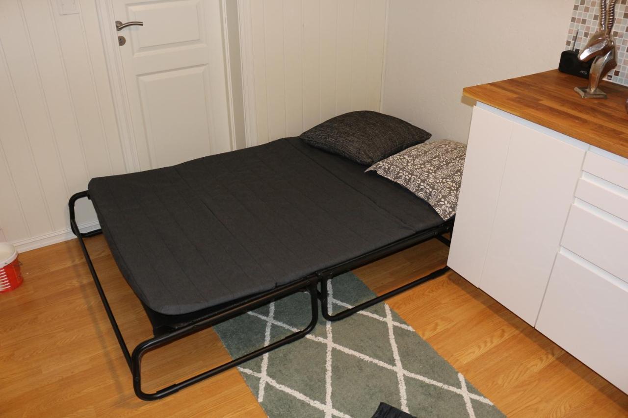 Nice Apartment With1 Bedroom Separate Living Room With A Sofa Bed And A Tiny Kitchen A Bathroom Located In Nordstrand Near By The Sea For 3 Guests With A Garden And Grill 5 Extra Guests With Extra Cost In The Cabin With Sea View Just Outside The Apar オスロ エクステリア 写真