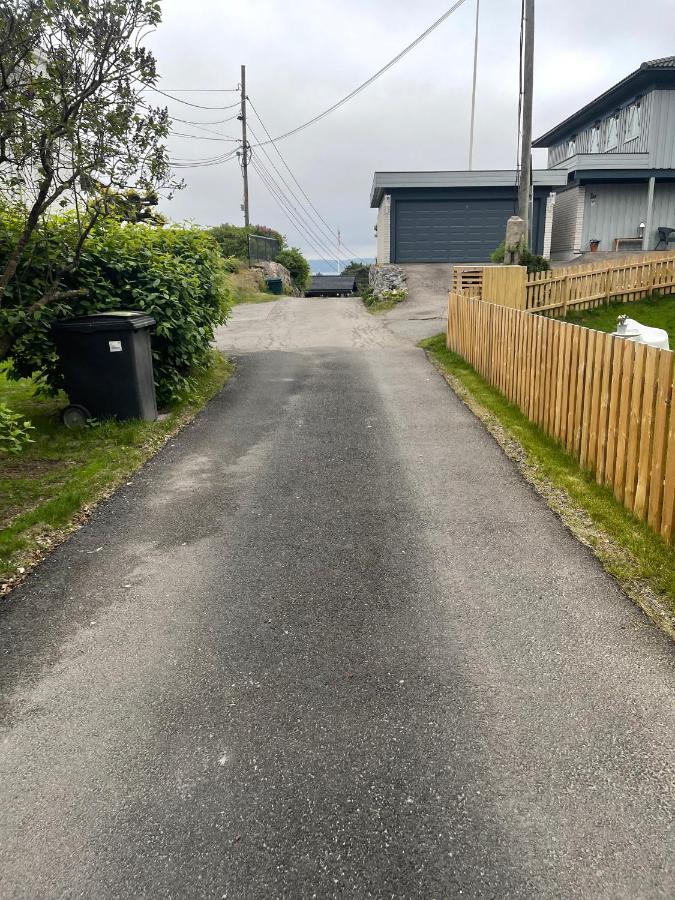 Nice Apartment With1 Bedroom Separate Living Room With A Sofa Bed And A Tiny Kitchen A Bathroom Located In Nordstrand Near By The Sea For 3 Guests With A Garden And Grill 5 Extra Guests With Extra Cost In The Cabin With Sea View Just Outside The Apar オスロ エクステリア 写真