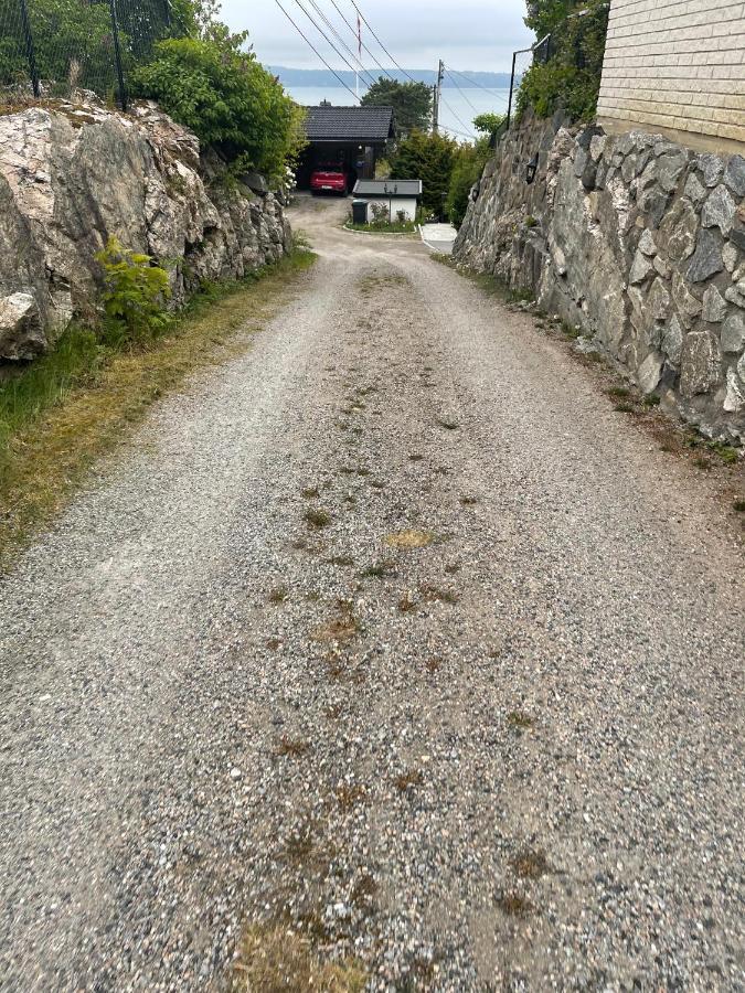 Nice Apartment With1 Bedroom Separate Living Room With A Sofa Bed And A Tiny Kitchen A Bathroom Located In Nordstrand Near By The Sea For 3 Guests With A Garden And Grill 5 Extra Guests With Extra Cost In The Cabin With Sea View Just Outside The Apar オスロ エクステリア 写真