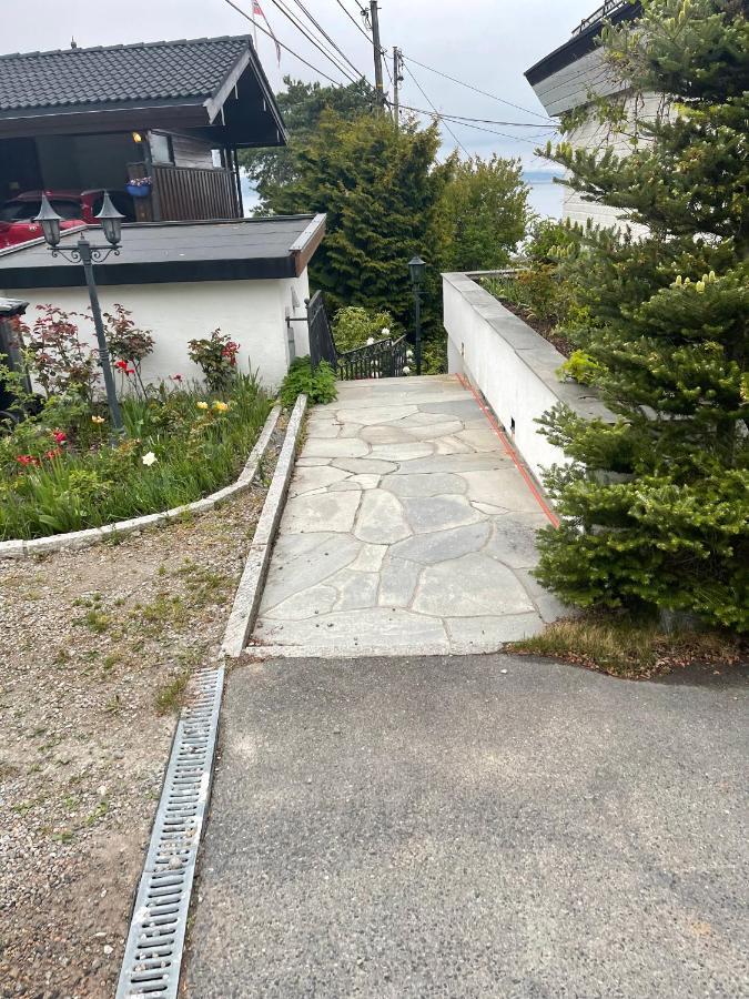 Nice Apartment With1 Bedroom Separate Living Room With A Sofa Bed And A Tiny Kitchen A Bathroom Located In Nordstrand Near By The Sea For 3 Guests With A Garden And Grill 5 Extra Guests With Extra Cost In The Cabin With Sea View Just Outside The Apar オスロ エクステリア 写真