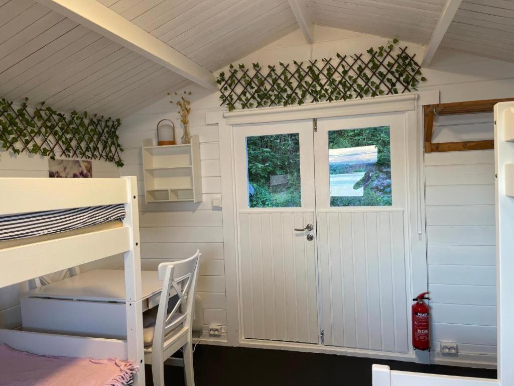 Nice Apartment With1 Bedroom Separate Living Room With A Sofa Bed And A Tiny Kitchen A Bathroom Located In Nordstrand Near By The Sea For 3 Guests With A Garden And Grill 5 Extra Guests With Extra Cost In The Cabin With Sea View Just Outside The Apar オスロ エクステリア 写真