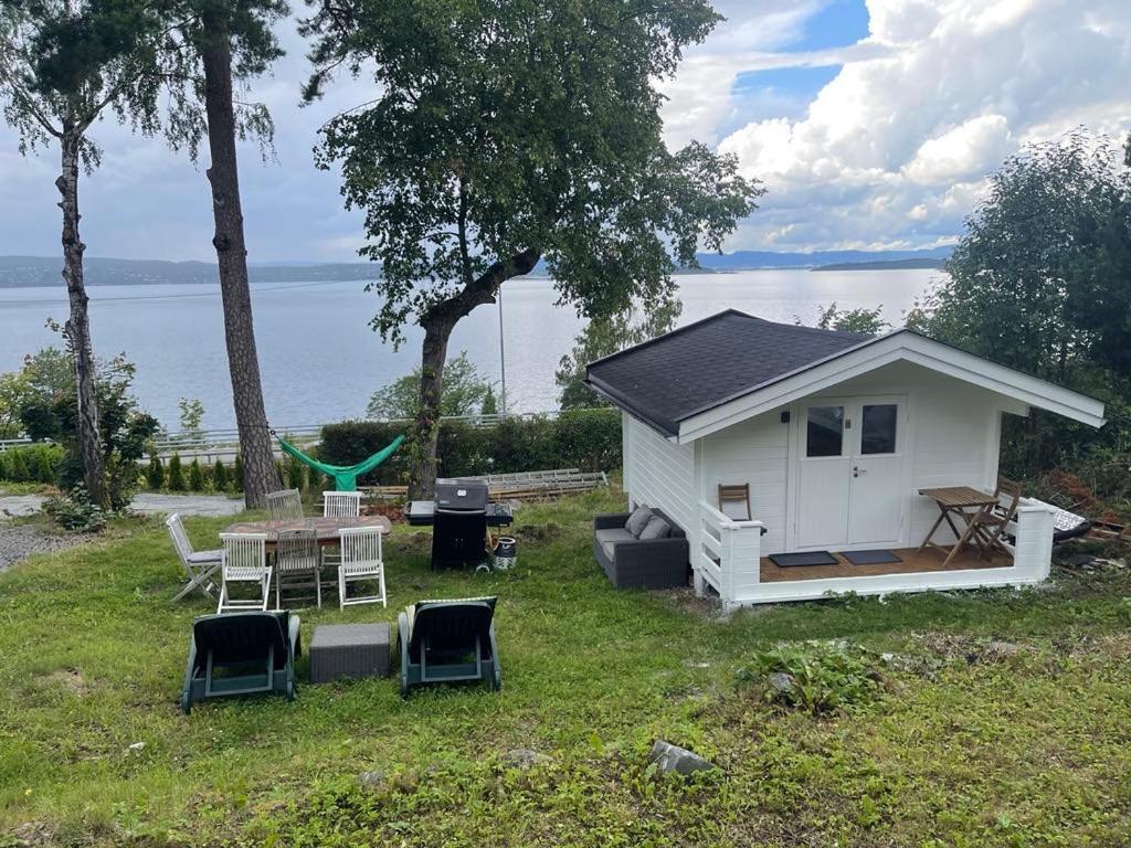 Nice Apartment With1 Bedroom Separate Living Room With A Sofa Bed And A Tiny Kitchen A Bathroom Located In Nordstrand Near By The Sea For 3 Guests With A Garden And Grill 5 Extra Guests With Extra Cost In The Cabin With Sea View Just Outside The Apar オスロ エクステリア 写真