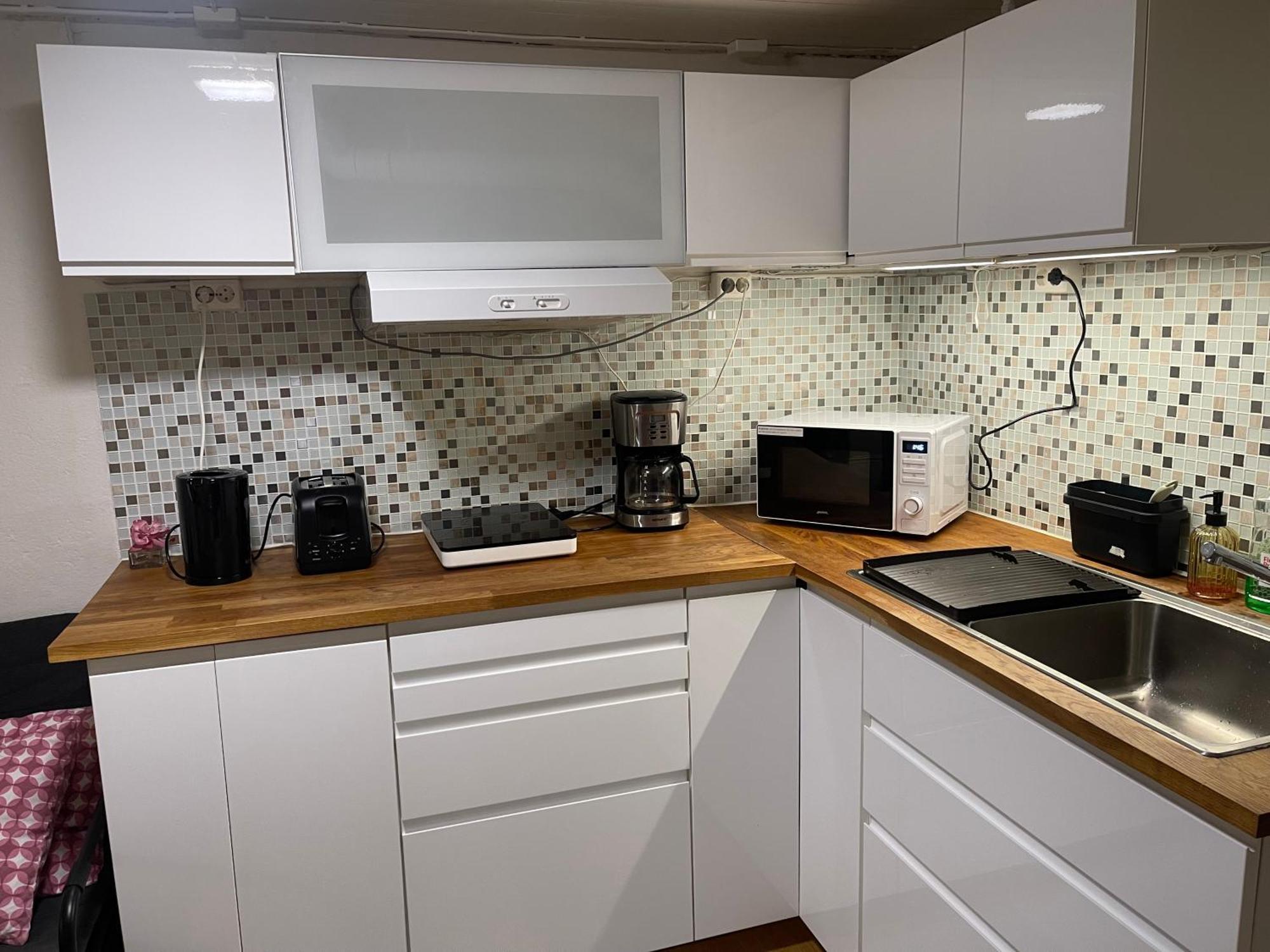 Nice Apartment With1 Bedroom Separate Living Room With A Sofa Bed And A Tiny Kitchen A Bathroom Located In Nordstrand Near By The Sea For 3 Guests With A Garden And Grill 5 Extra Guests With Extra Cost In The Cabin With Sea View Just Outside The Apar オスロ エクステリア 写真