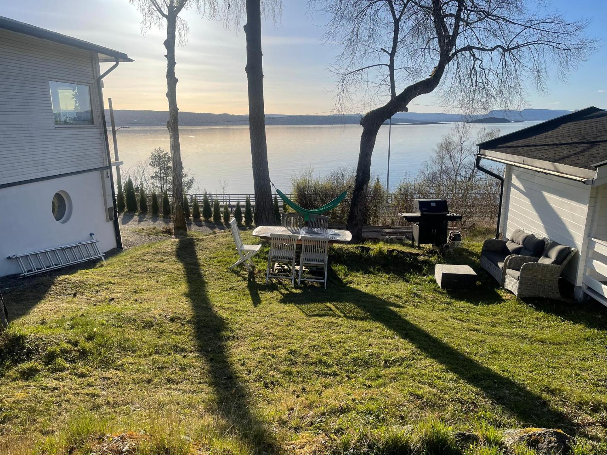 Nice Apartment With1 Bedroom Separate Living Room With A Sofa Bed And A Tiny Kitchen A Bathroom Located In Nordstrand Near By The Sea For 3 Guests With A Garden And Grill 5 Extra Guests With Extra Cost In The Cabin With Sea View Just Outside The Apar オスロ エクステリア 写真