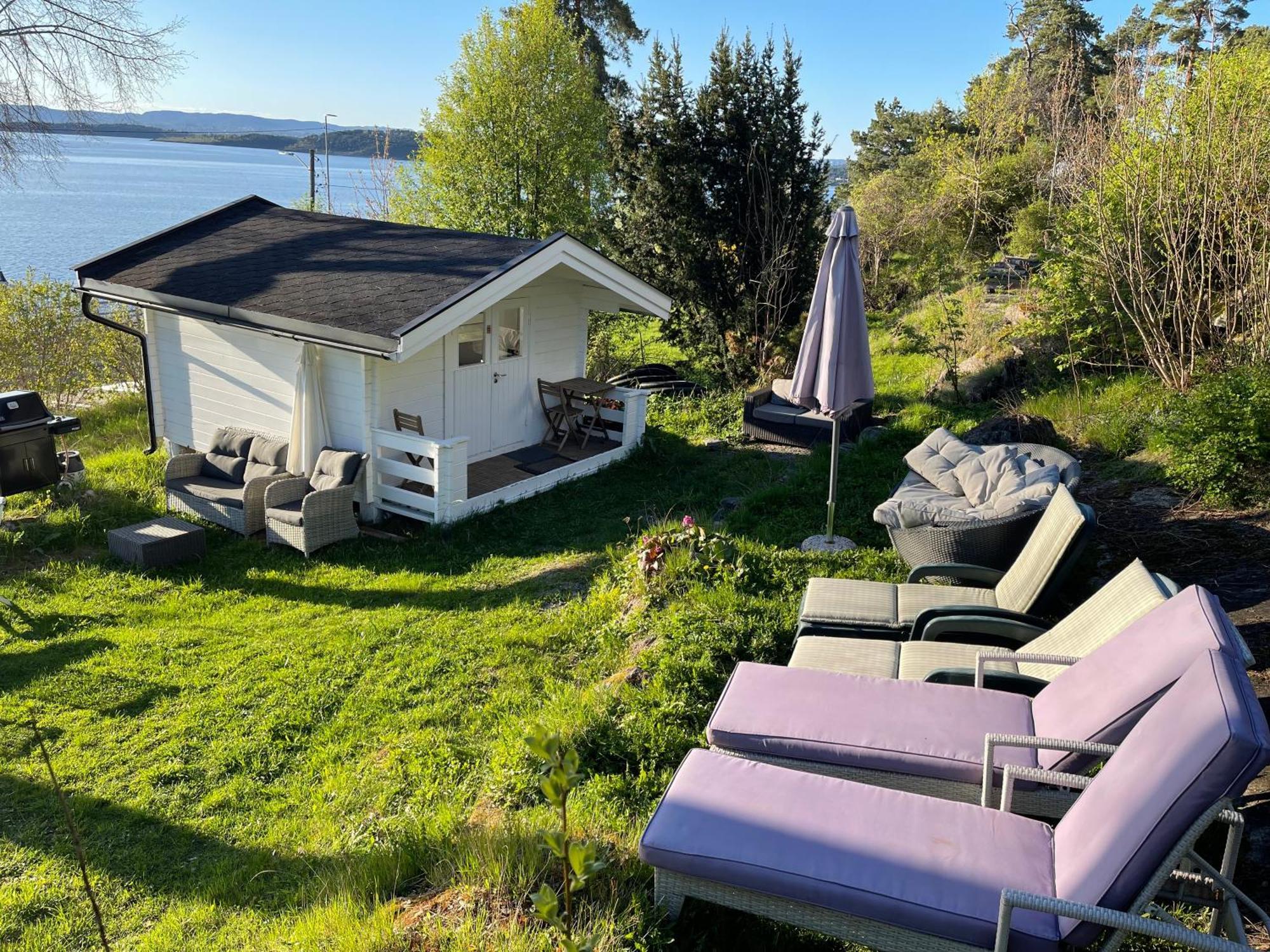 Nice Apartment With1 Bedroom Separate Living Room With A Sofa Bed And A Tiny Kitchen A Bathroom Located In Nordstrand Near By The Sea For 3 Guests With A Garden And Grill 5 Extra Guests With Extra Cost In The Cabin With Sea View Just Outside The Apar オスロ エクステリア 写真
