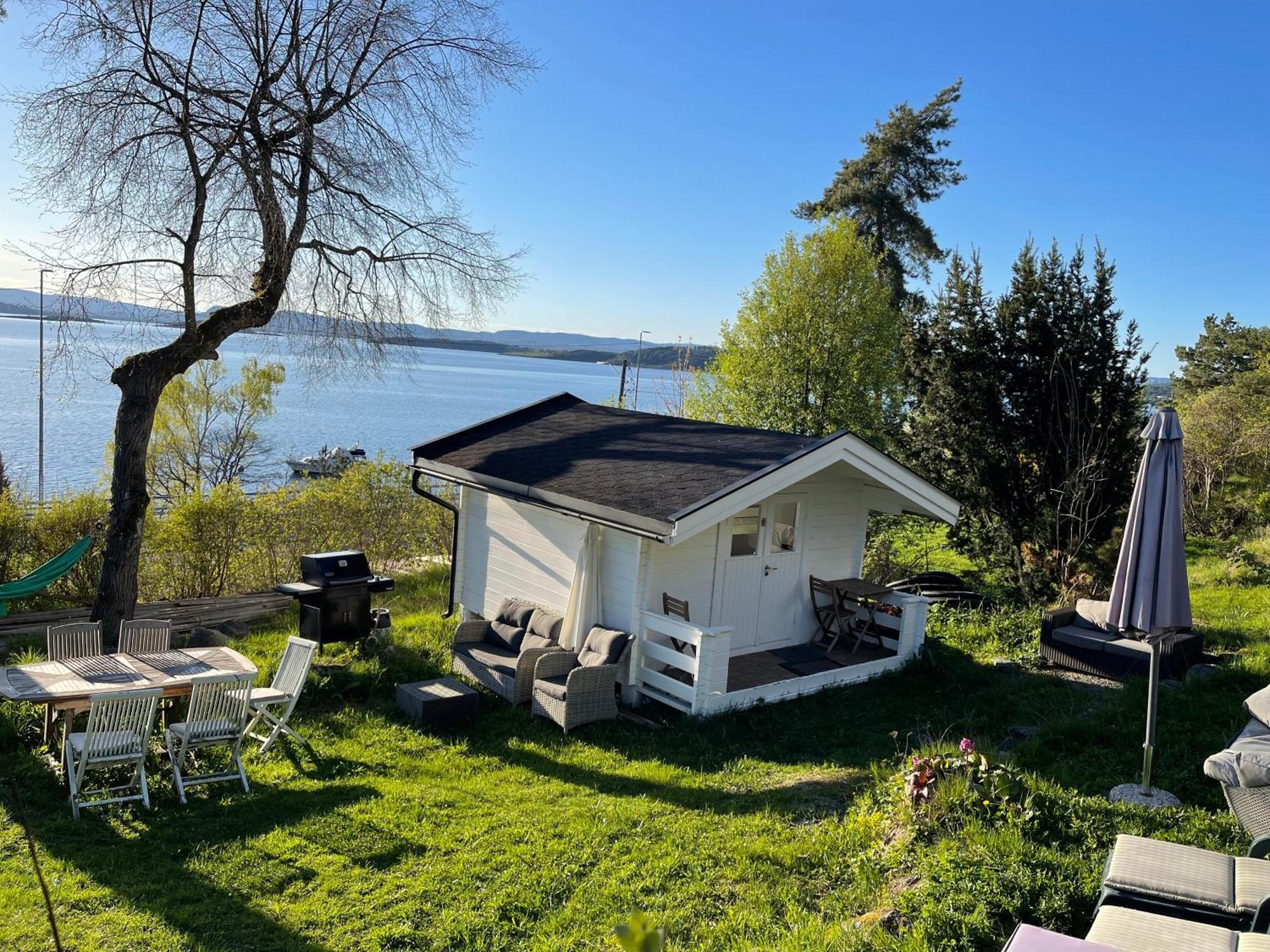 Nice Apartment With1 Bedroom Separate Living Room With A Sofa Bed And A Tiny Kitchen A Bathroom Located In Nordstrand Near By The Sea For 3 Guests With A Garden And Grill 5 Extra Guests With Extra Cost In The Cabin With Sea View Just Outside The Apar オスロ エクステリア 写真